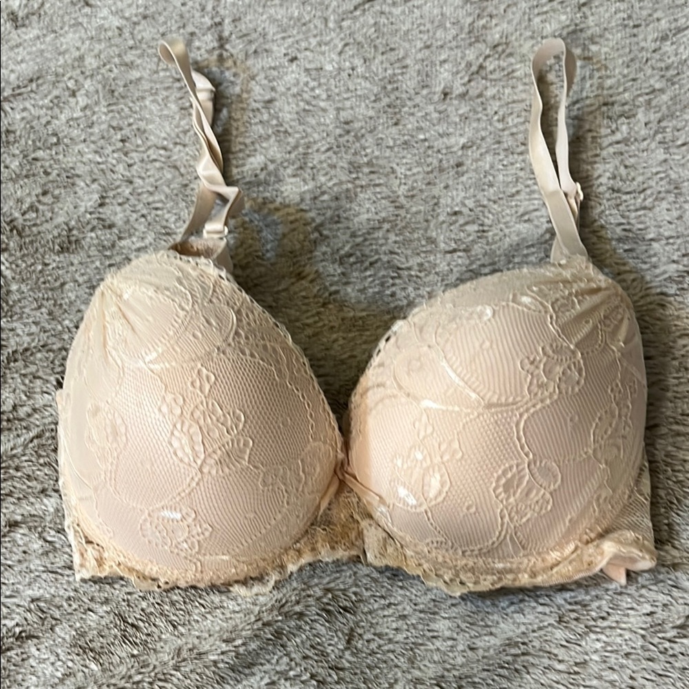 Cream Lace Padded Bra with Underwire Support